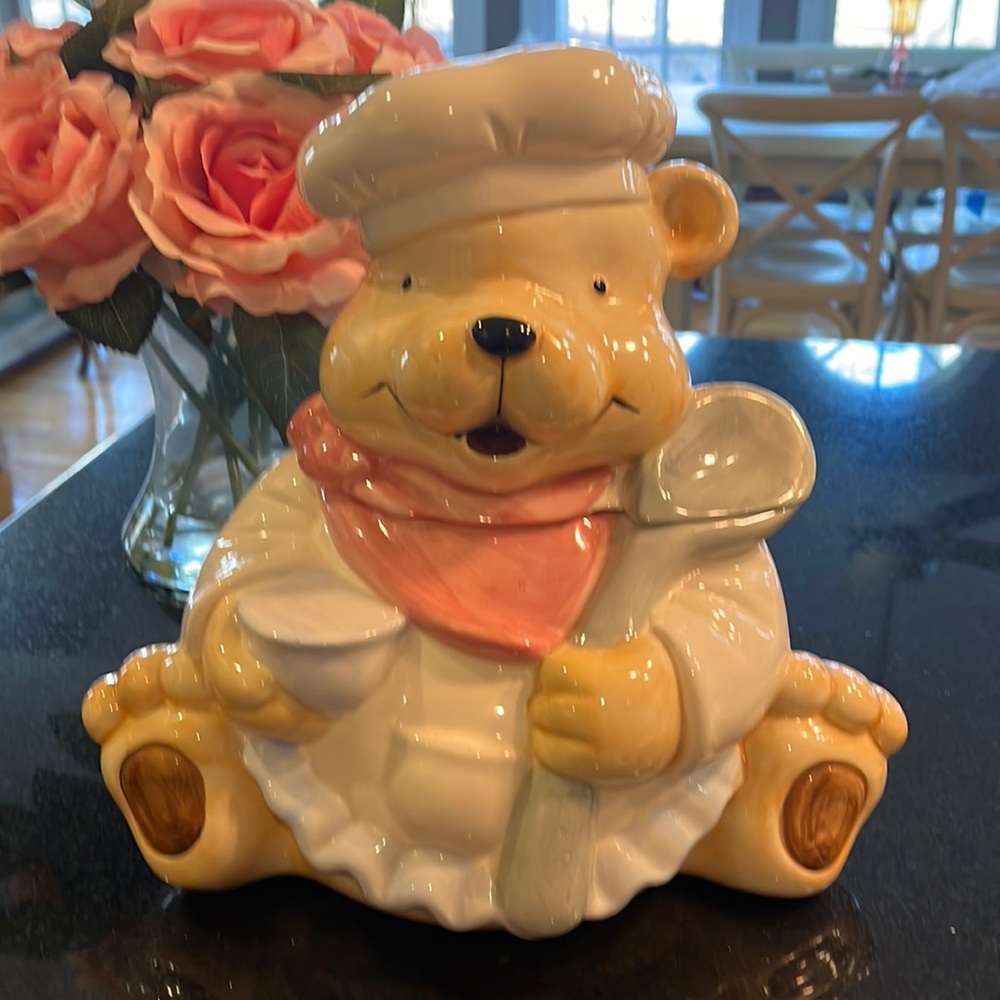 Vintage Sunshine ceramic Momma Bear Chef, cookie jar. 11" tall